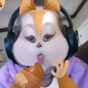 Meet your Posher, Lia